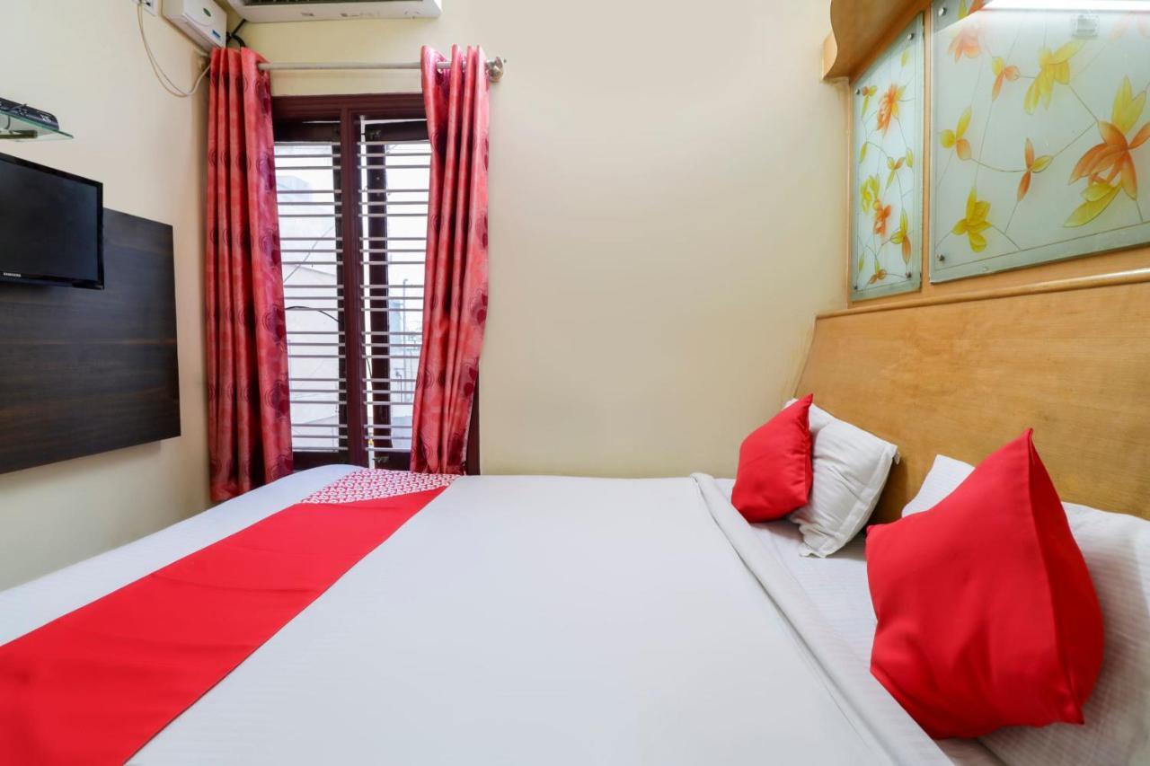 Hôtel Oyo 71675 New Aishwarya Comforts à Bangalore Extérieur photo