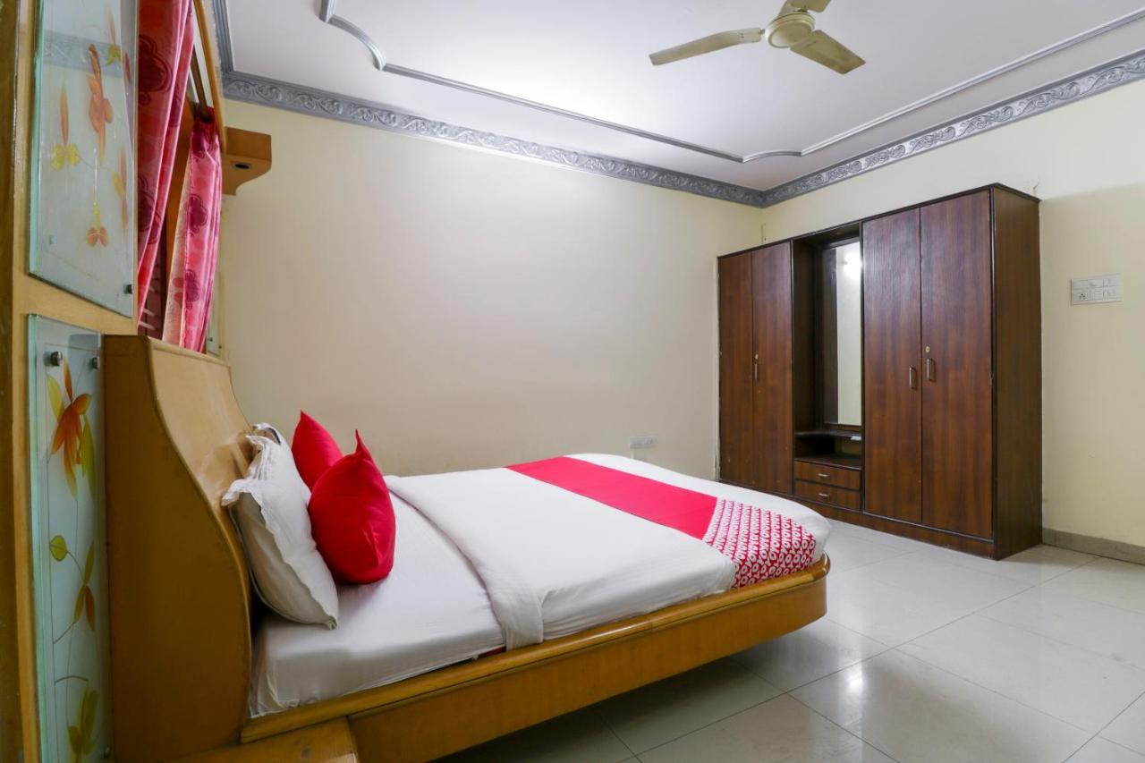 Hôtel Oyo 71675 New Aishwarya Comforts à Bangalore Extérieur photo