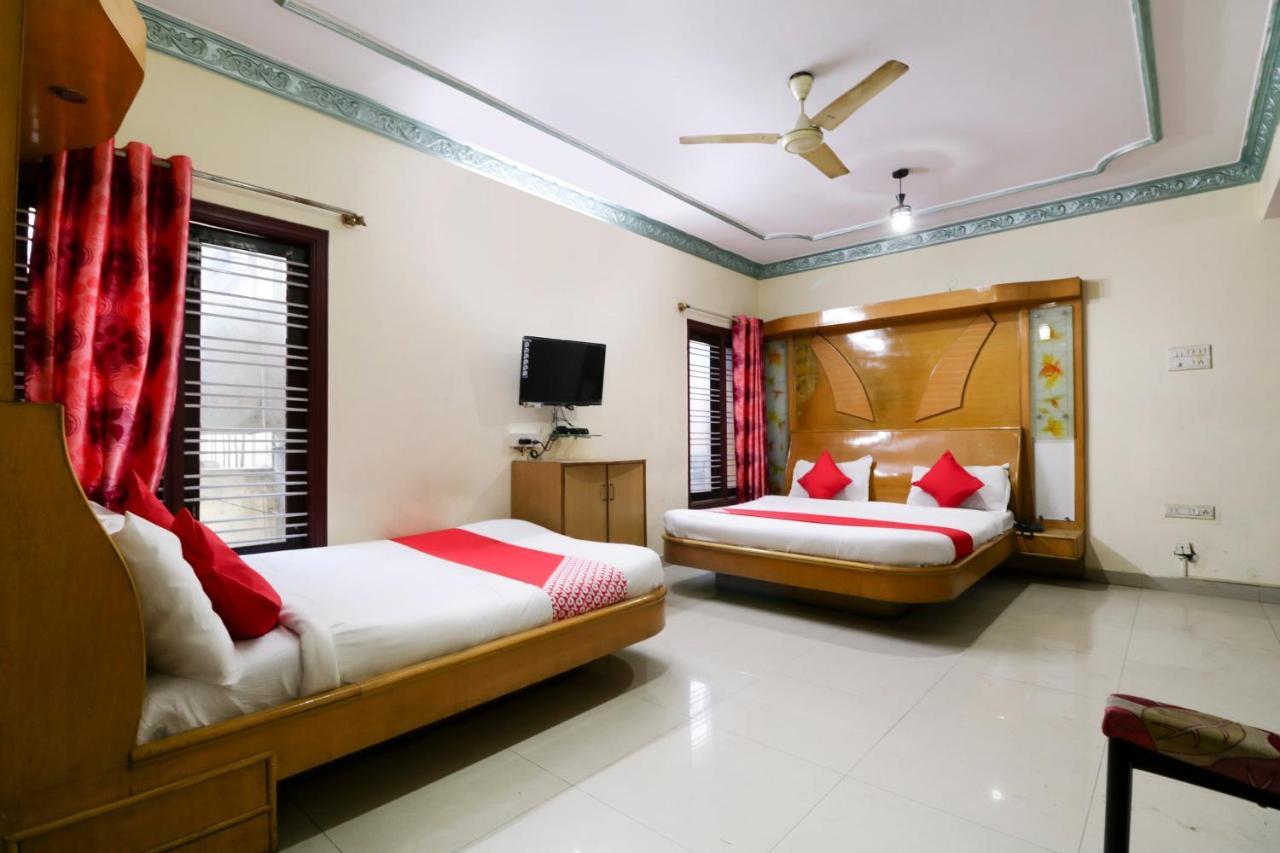 Hôtel Oyo 71675 New Aishwarya Comforts à Bangalore Extérieur photo