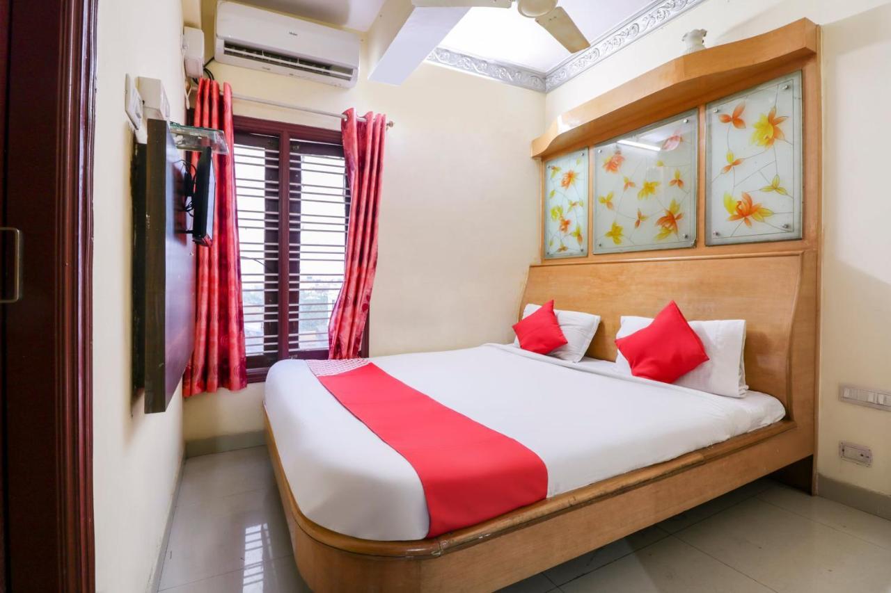Hôtel Oyo 71675 New Aishwarya Comforts à Bangalore Extérieur photo