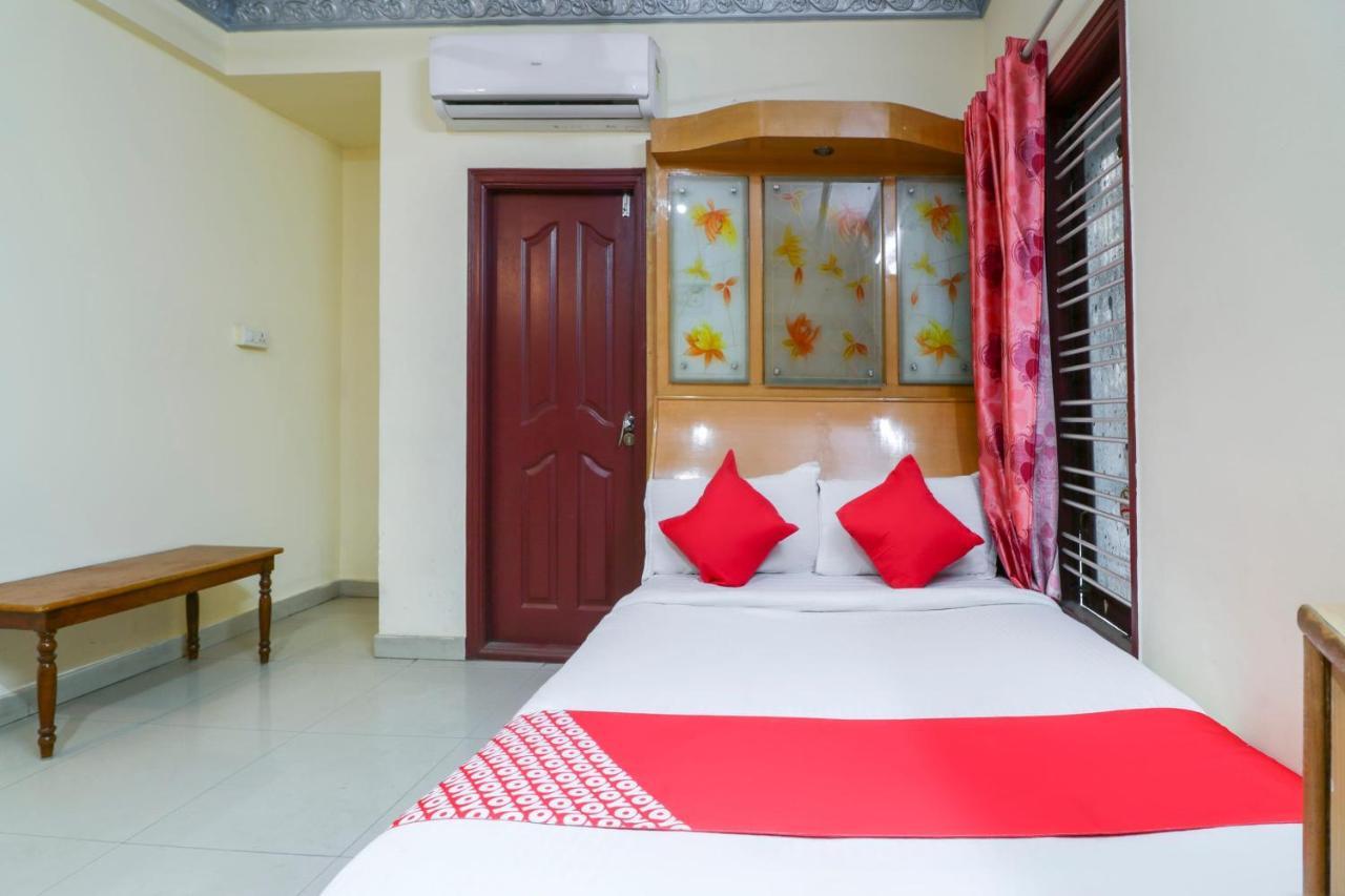 Hôtel Oyo 71675 New Aishwarya Comforts à Bangalore Extérieur photo