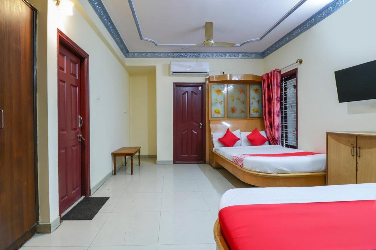 Hôtel Oyo 71675 New Aishwarya Comforts à Bangalore Extérieur photo