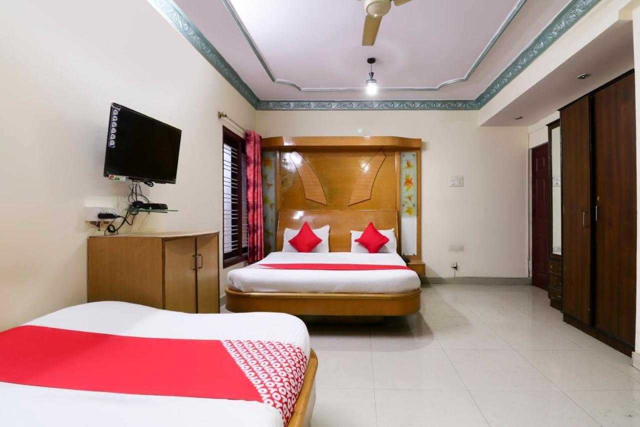 Hôtel Oyo 71675 New Aishwarya Comforts à Bangalore Extérieur photo