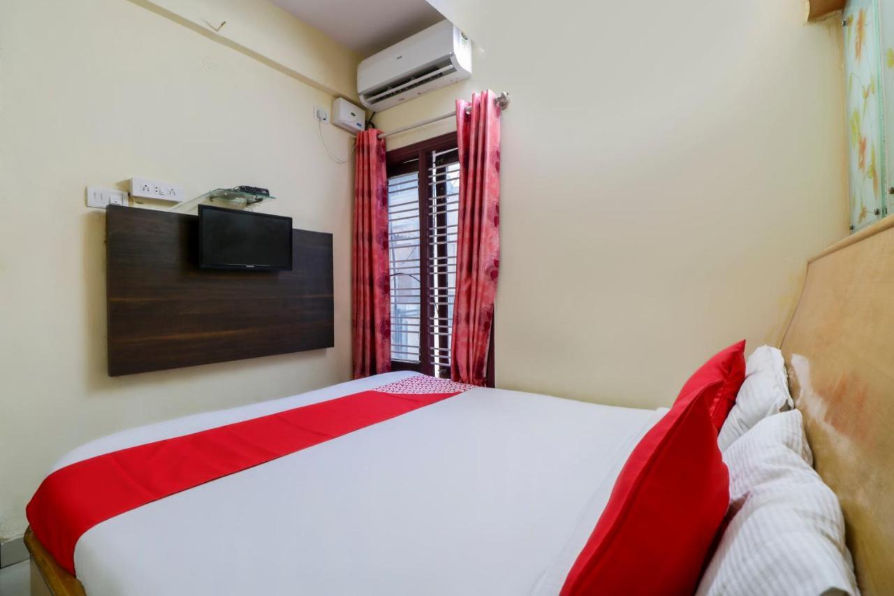 Hôtel Oyo 71675 New Aishwarya Comforts à Bangalore Extérieur photo